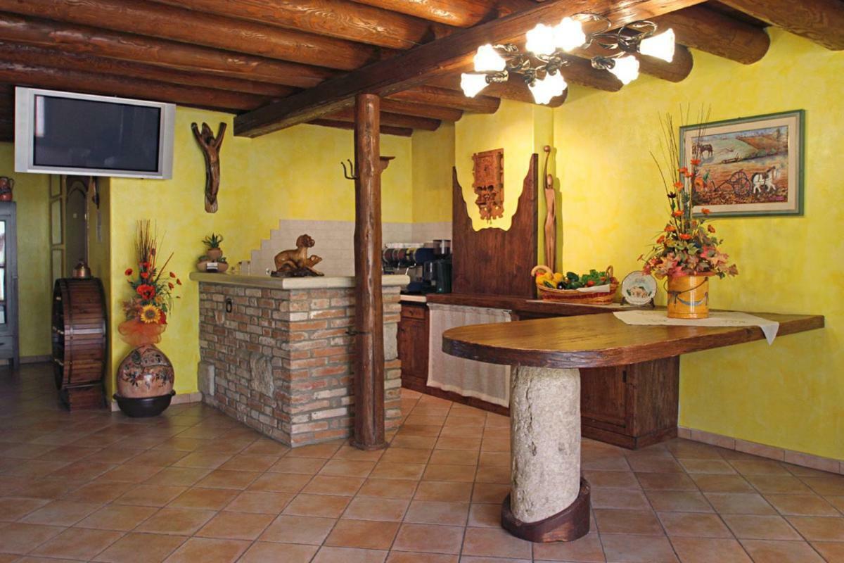 All'Albaro Agriturismo Salizzole Luaran gambar